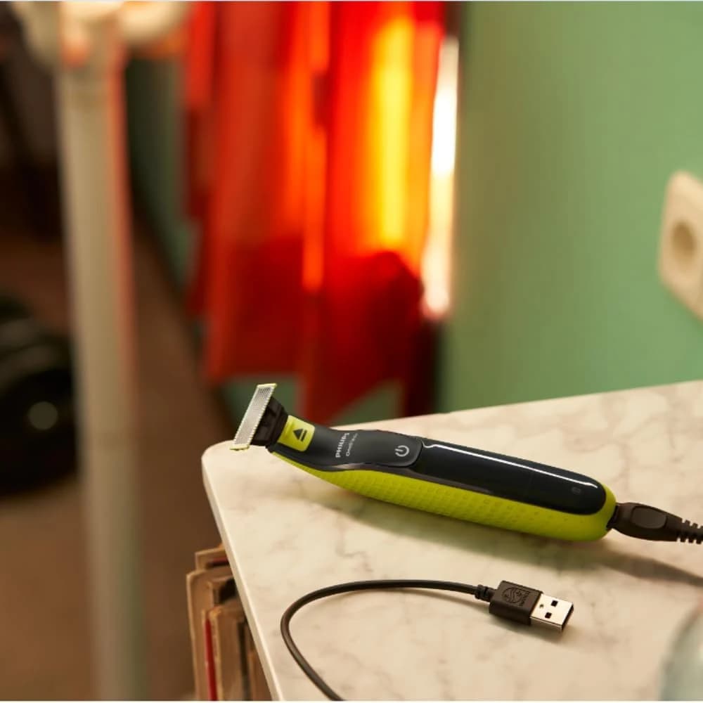 Aparador e raspador OneBlade com 3 pentes, à prova d’água, Bivolt - QP2724/10 Philips